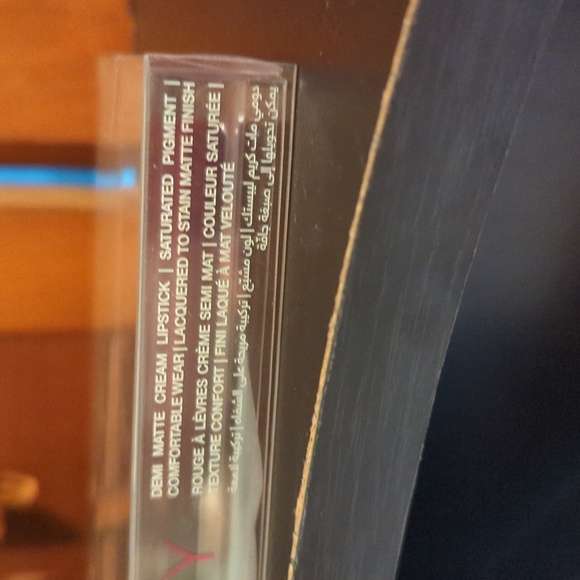 Huda Beauty Demi Matte Cream Lipstick Stain Bawse Bold Wine Color NEW NIB NICE - Picture 6 of 8